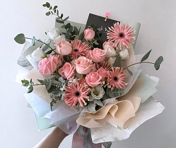 Vintage Daisy Basket